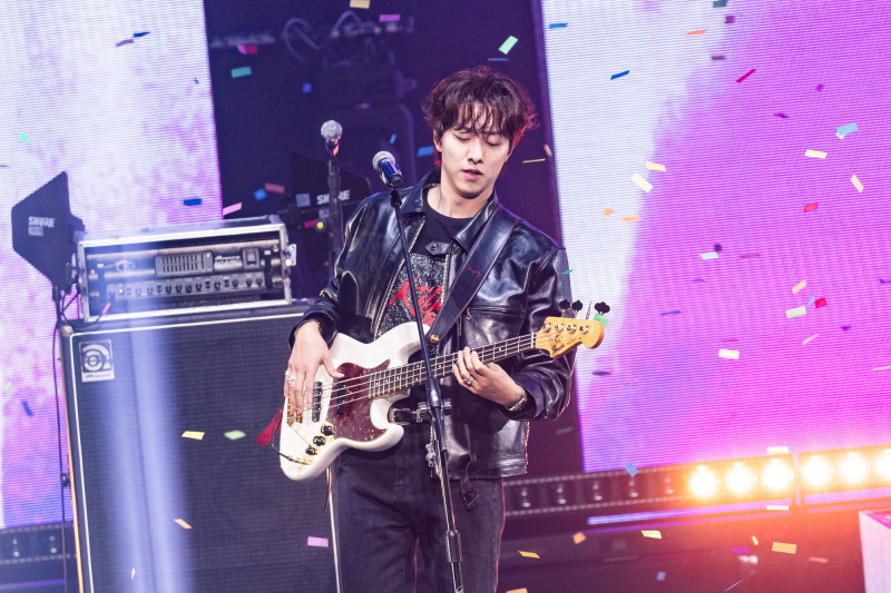 最愛吃牛肉麵的CNBLUE貝斯手李正信。（和協整合行銷提供）