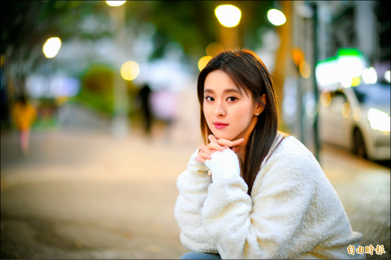 《人物專訪》邱偲琹曝去年荷包緊 靠省錢健康餐度日 戲裡演活唱跳偶像 戲外認愛韓國歐巴沒偶包