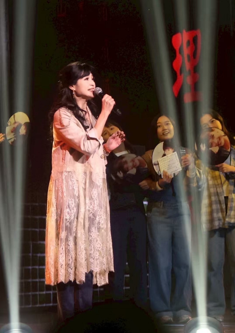 方季惟喊話繼續唱下去。（尚時代文創娛樂提供）