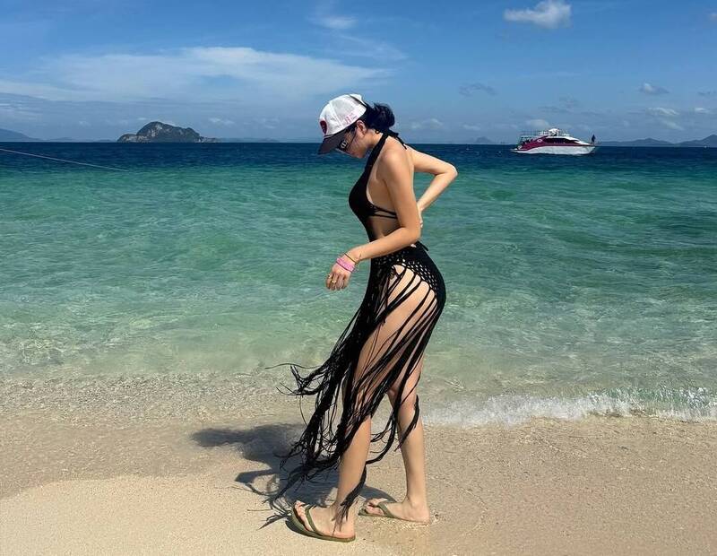 安芝儇S型身材逆天火辣。（翻攝自IG）