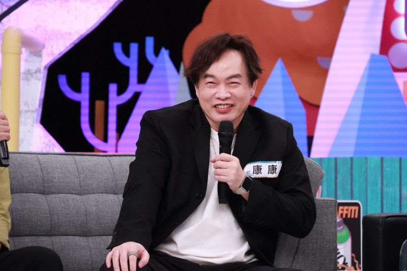 康康自曝滑倒撞傷頭!險被男星「篡位當老大」 - 自由娛樂