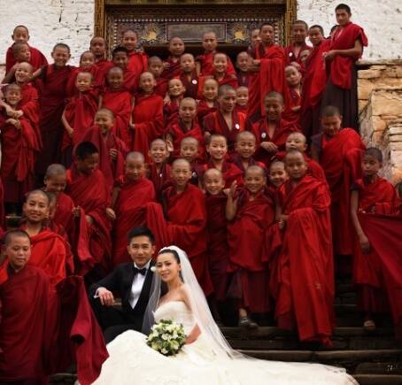 梁朝偉劉嘉玲結縭18年！ 重遊不丹密會仁波切