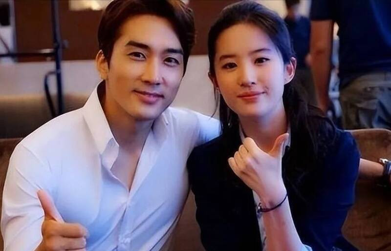 劉亦菲「分手宋承憲8年」狗仔爆感情現況 網狂問「怎解決生理需求」遭轟