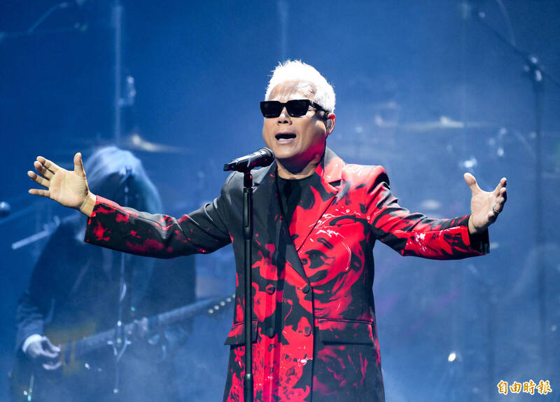 巫啟賢相隔10多年回到台北開唱。（記者王文麟攝）