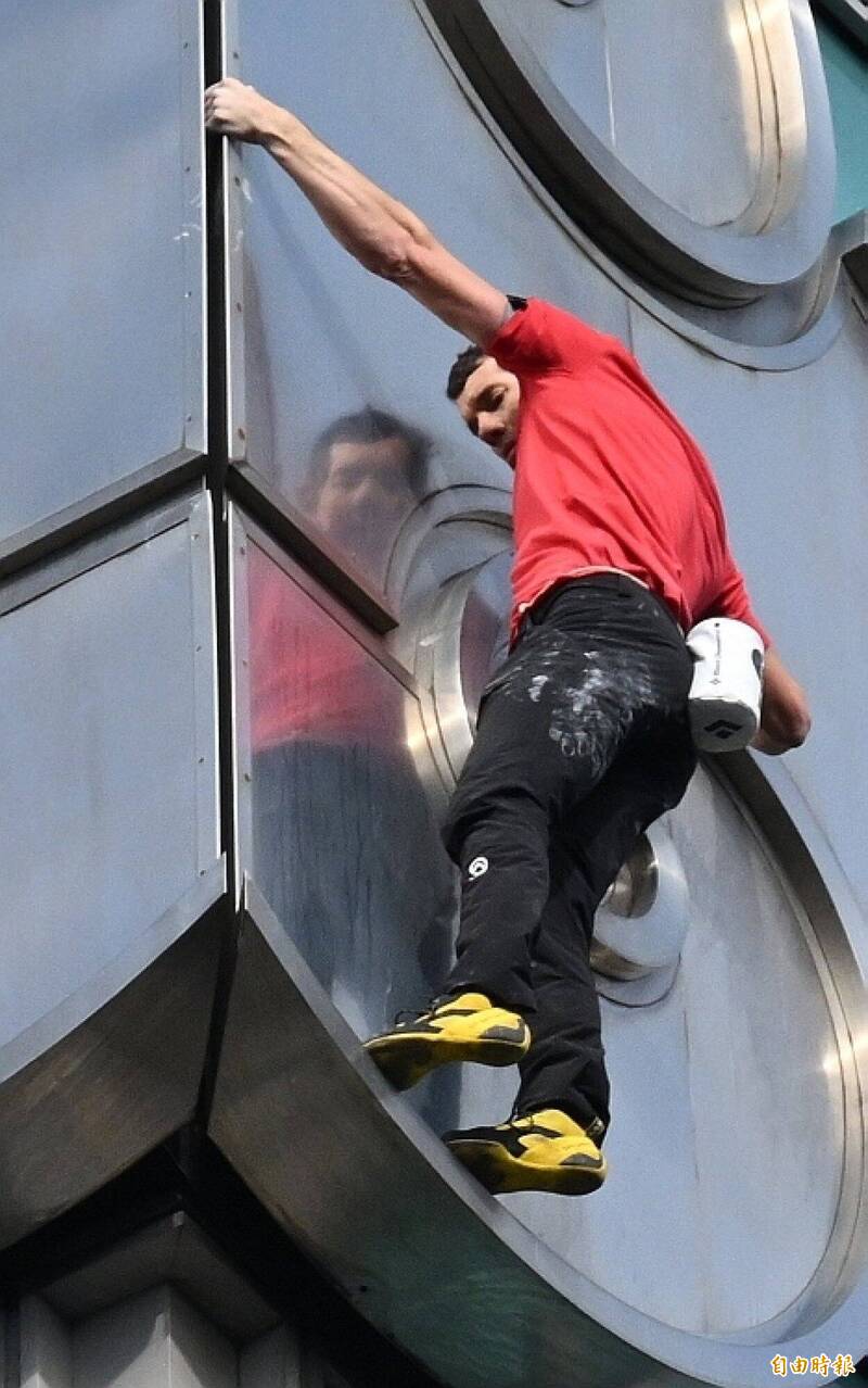 霍諾德攀爬台北101時，同時還有許多工作人員在幕後努力。（資料照，記者潘少棠攝）