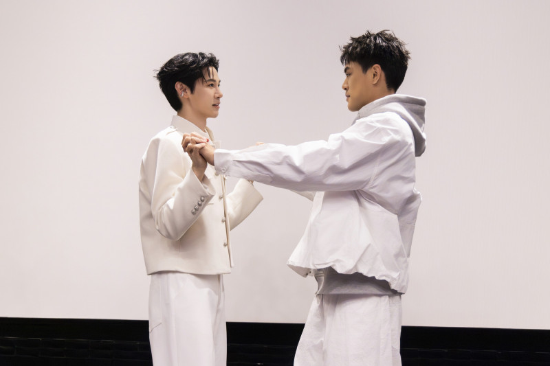 夏和熙（左）、楊翹碩出席《我說愛你是真的》番外篇鑑賞特映。（結果娛樂提供）