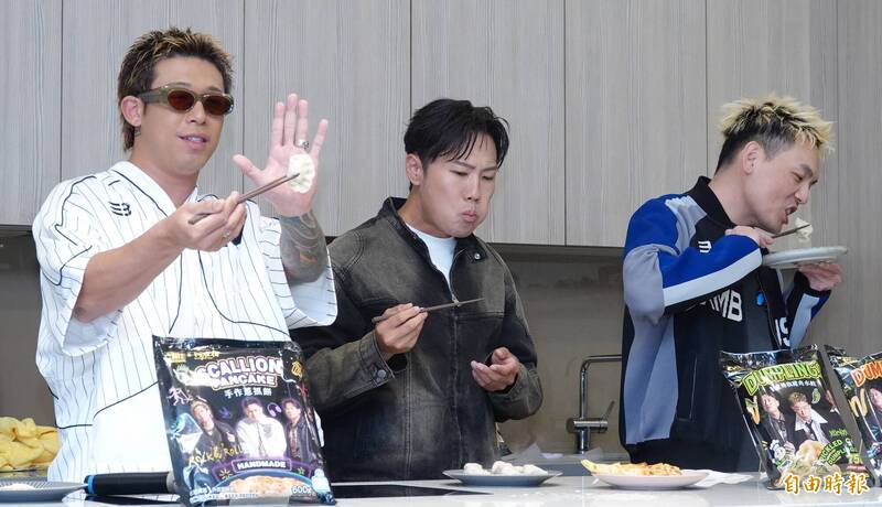 玖壹壹宣告跨足冷凍食品新領域，推出聯名水餃。（記者潘少棠攝）
