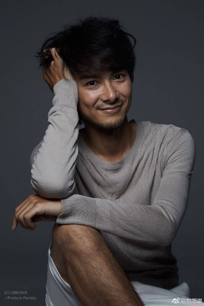 柏原崇趁49歲生日，浮出水面感謝粉絲多年支持。（翻攝自微博）