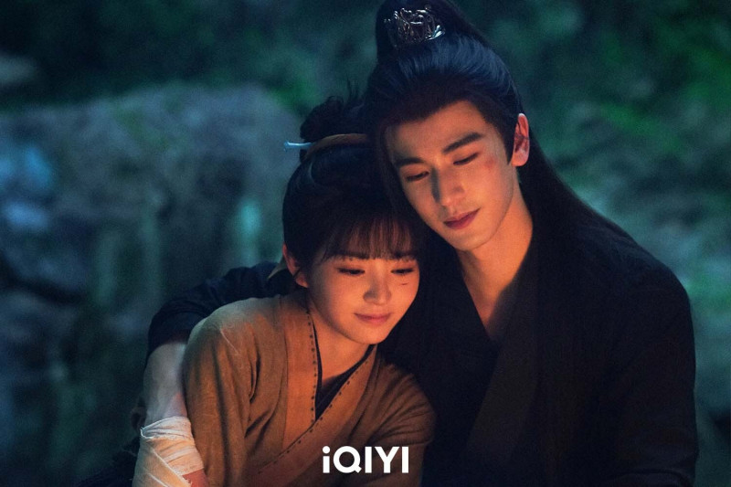 張凌赫（左）、田曦薇在《逐玉》有精彩互動。（愛奇藝國際站提供）