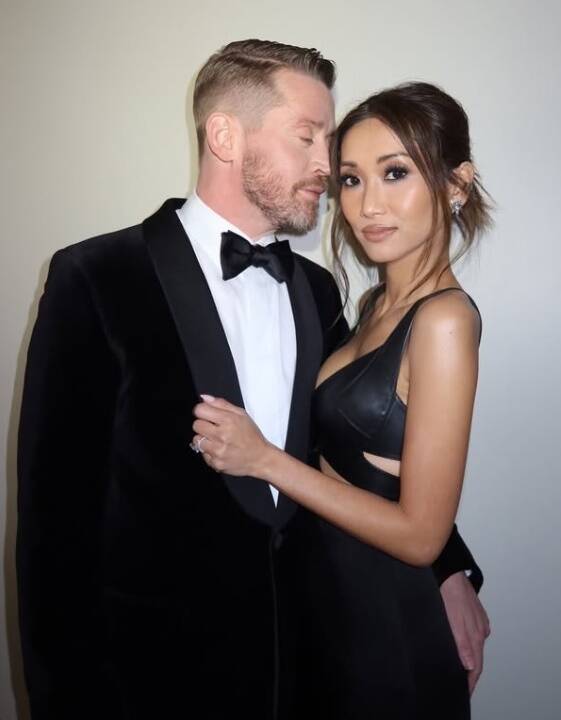 小鬼當家男星搭頭等艙 全家被分離惹惱明星妻