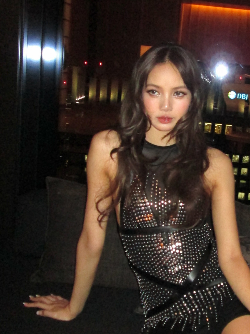 BLACKPINK回歸推出迷你專輯《DEADLINE》，Lisa同步拓展時尚與品牌版圖，國際影響力再升級。 （翻攝自IG）