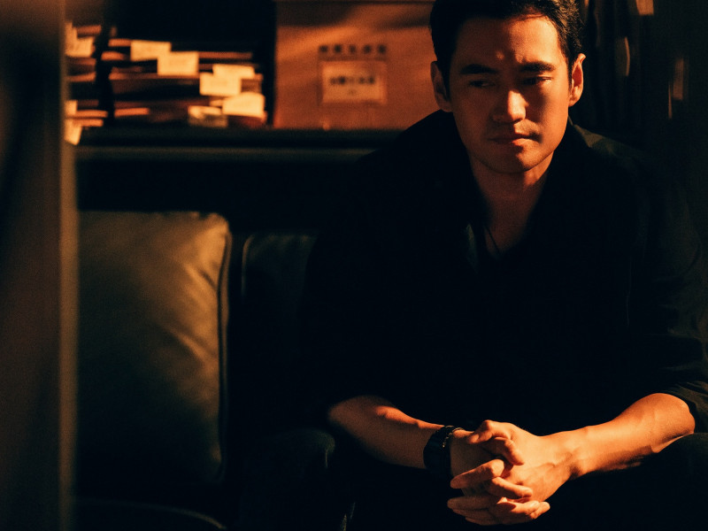 袁弘在在《暗戀者的救贖》飾演警探，不顧一切追尋女高中生之死的真相。（CATCHPLAY+提供）