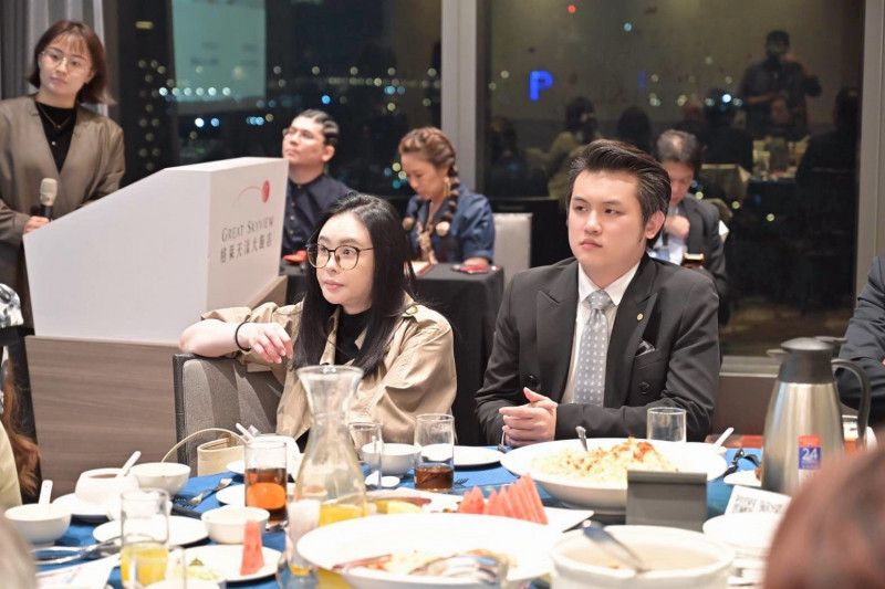 蕭淑慎陪尪現身大談「信任累積」 冷對老公判刑風波