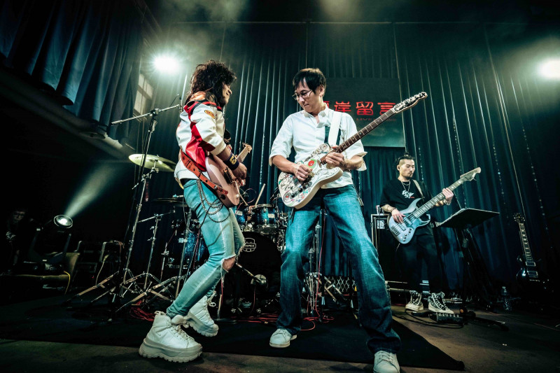 噴淚！成軍24年信念不滅 信樂團前成員驚喜合體了