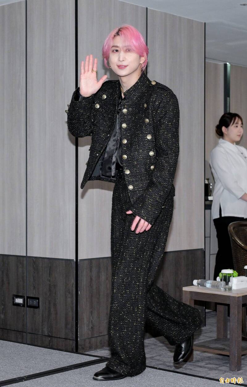 佐久間大介剛登場看起來有些緊張。（記者王文麟攝）