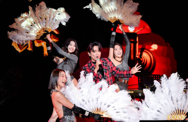 吳宗憲今、明兩天在台北國際會議中舉辦「臭男人」演唱會。（記者王文麟攝）
