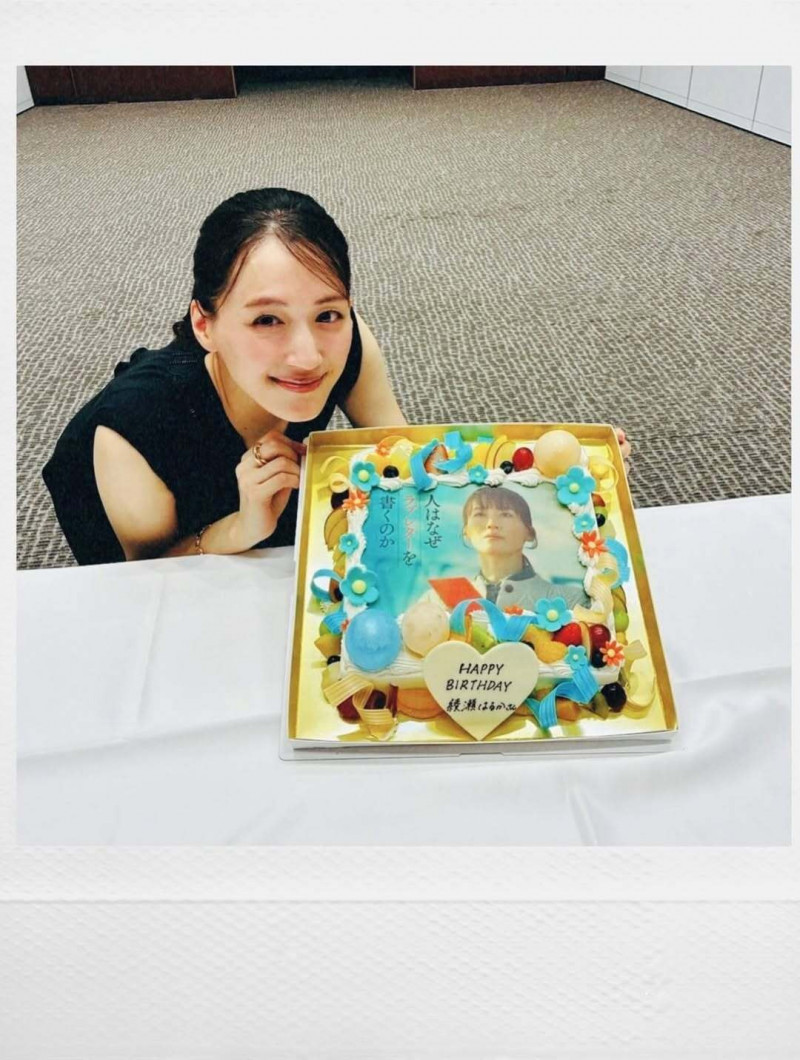 41歲美成這樣！綾瀨遙「肩帶滑落」太犯規逆齡炸網