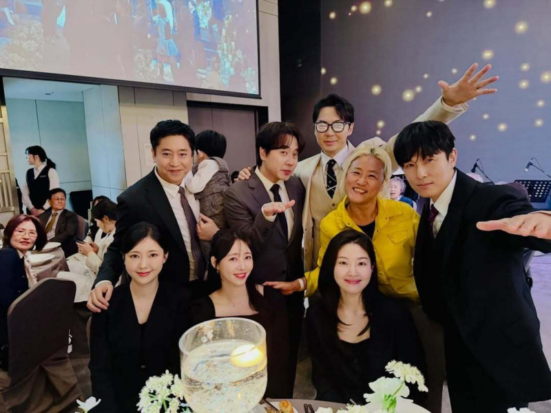 神話的Eric、前進、Andy、金烔完等人都現身李玟雨婚禮。（翻攝自IG）