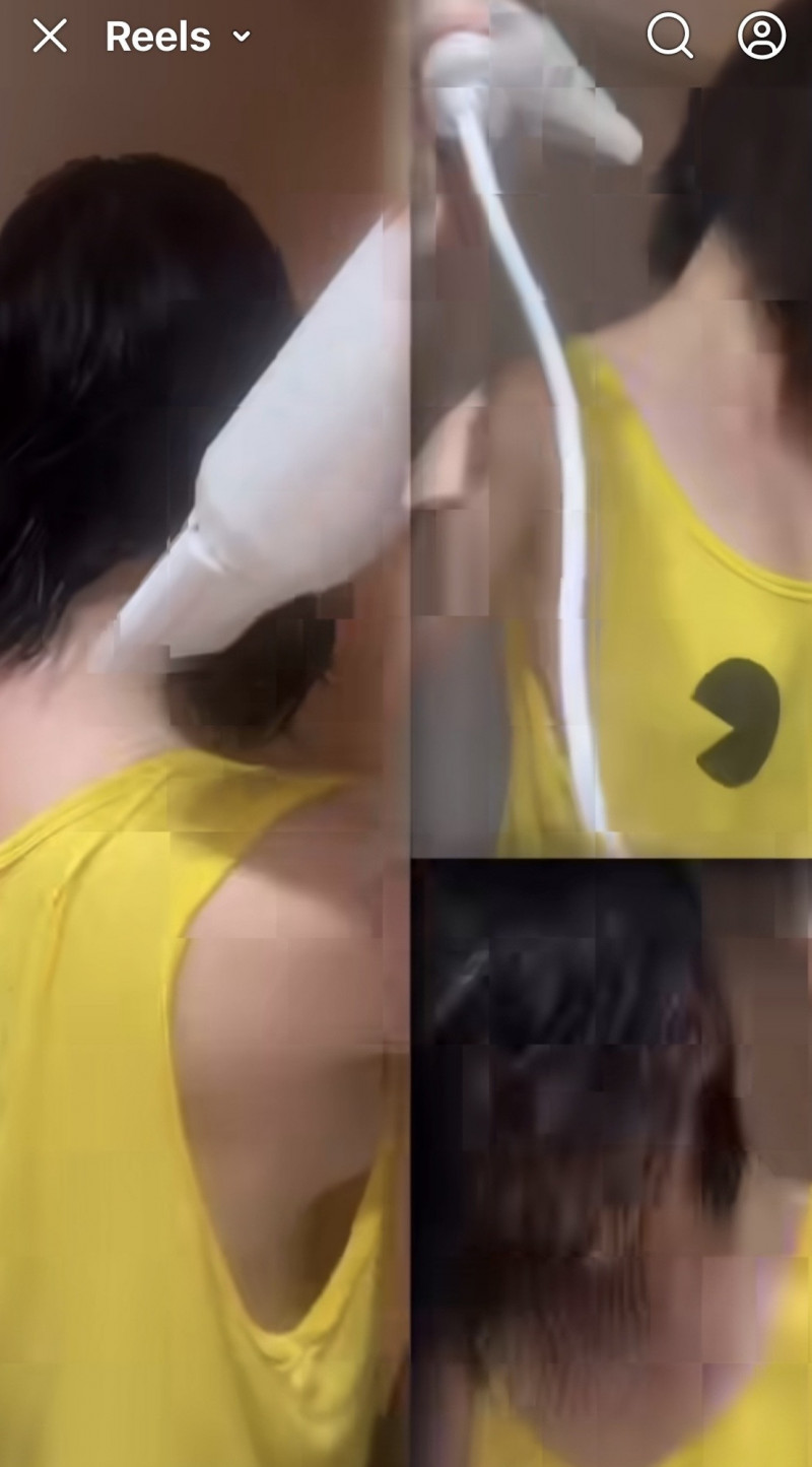 王俐人轉身吹頭髮，側乳被看光。（翻攝自臉書）