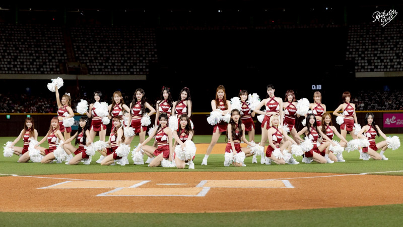 「小可愛」金佳垠異地打拚落淚！筠熹心疼曝後台抱抱內幕