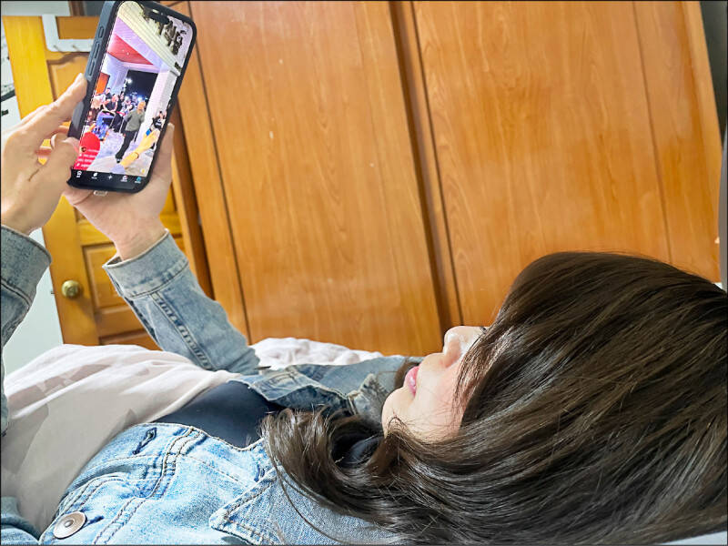 你有手機依戀症? 苦苓輕鬆一下10問調查