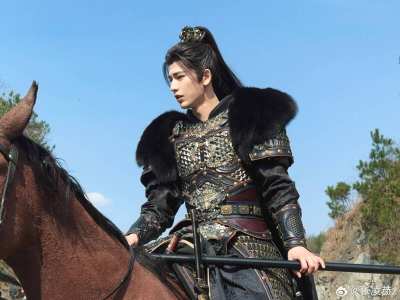 逐玉粉底液將軍挨轟！ 胡采蘋列美男將軍史 嗆爆：老共大驚小怪