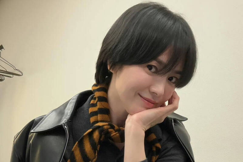 宋慧喬再現恩光女高校花傳說 全靠「管理眼神」