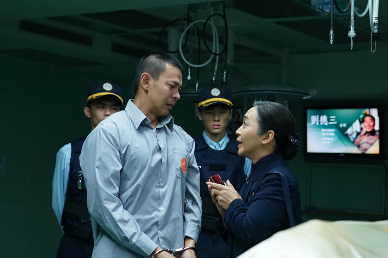 孫綻演受刑人「自虐」不出聲 「掐住的絕望」重摔跪地叩首：怕有腦震盪