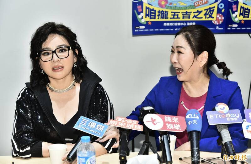 張秀卿（右）這次則要跟王彩樺合體演出，預告將為藍寶石設計專屬橋段。（記者陳奕全攝）