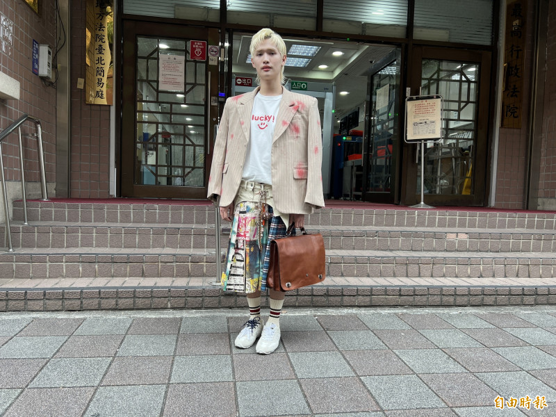 網紅鍾明軒狀告閩南狼、八炯，今天到台北地院開庭。（記者張文川攝）