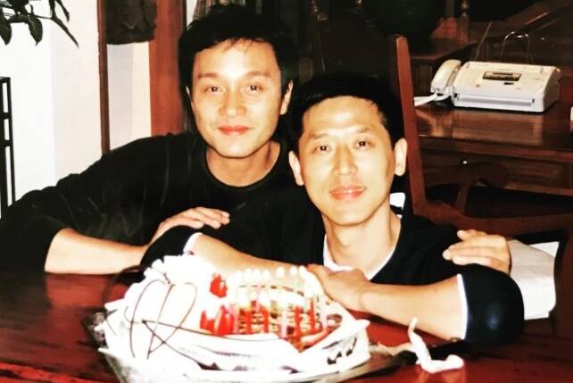 張國榮逝世23周年 摯愛唐鶴德罕見遲到悼念引揣測