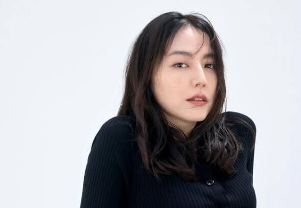 長澤雅美晉升人妻  婚後夫婦同框首被拍