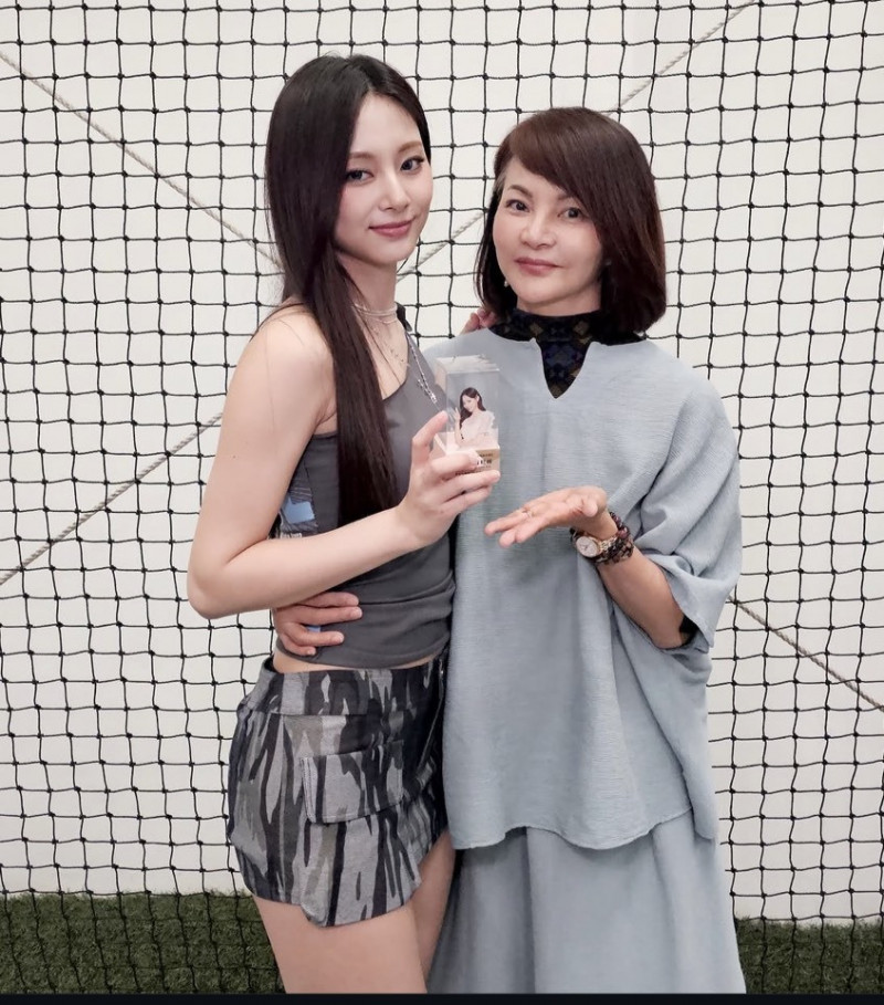 TWICE子瑜輸了！媽媽捕獲「大咖男神」 地位竟超越女兒