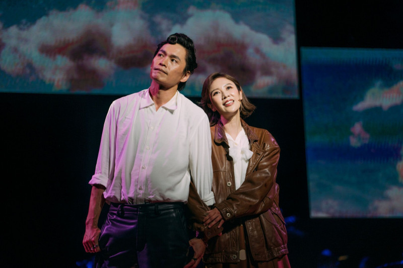 黃鐙輝（左）、方宥心《櫻子媽媽與她的三個男人》世紀首演，被讚比演唱會還精彩。（瘋戲樂工作室提供）