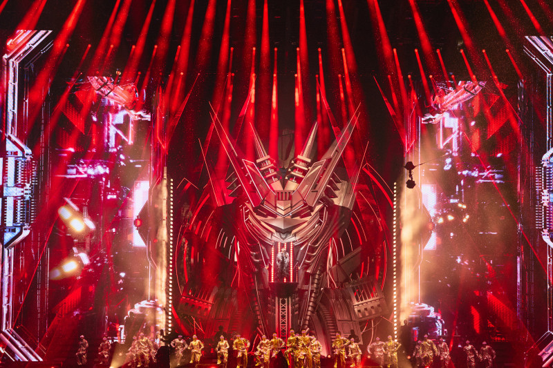 周杰倫演唱會14公尺高的巨型機甲氣勢驚人。（杰威爾提供）