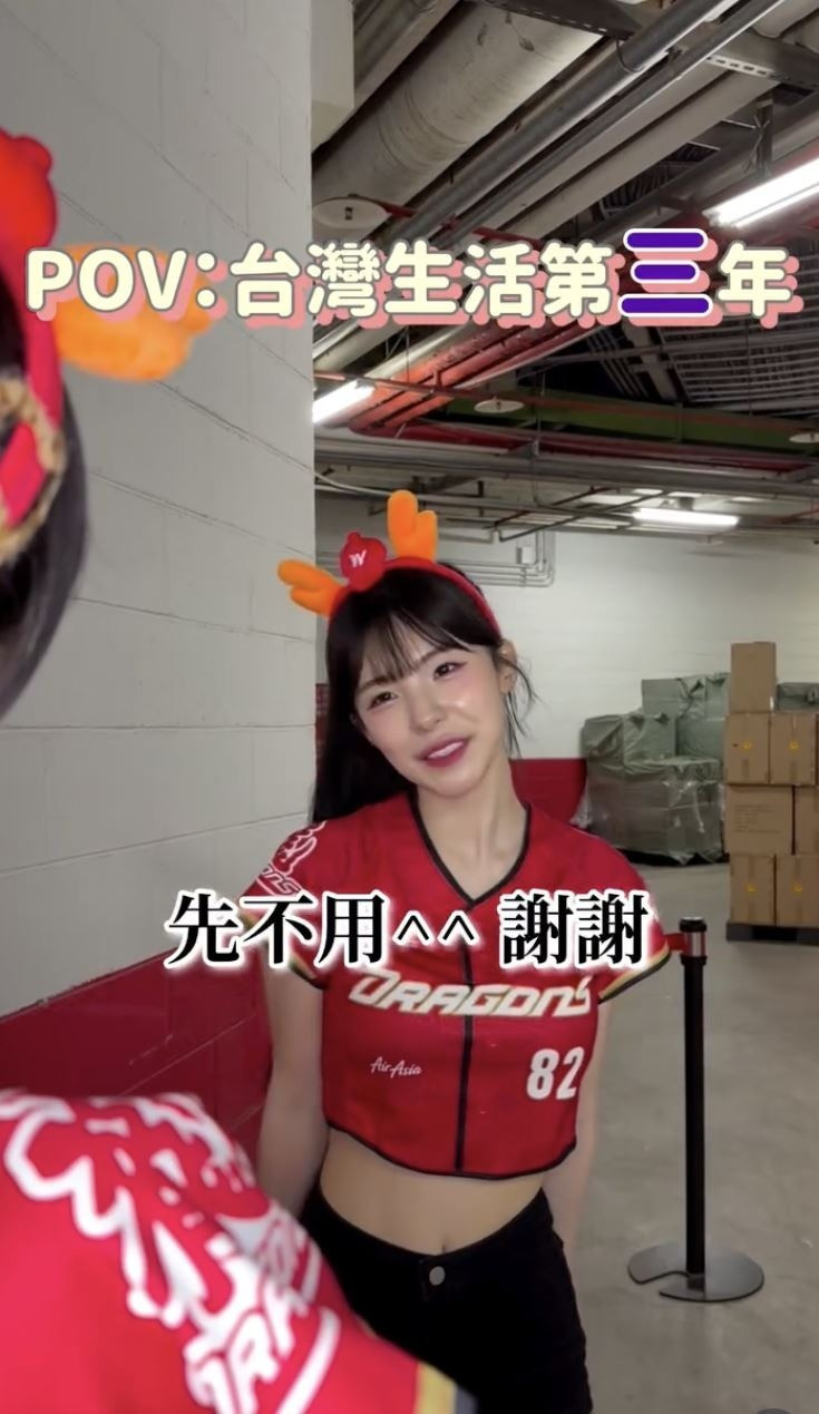 李多慧演繹和台灣還半生不熟的時候，會客氣的說「先不用」。（翻攝自IG）