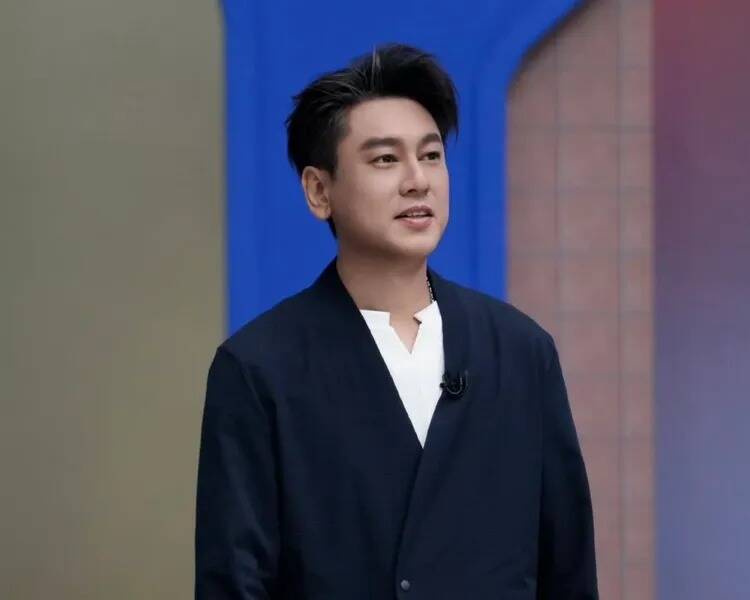 朱孝天表示自己第一次有「入戲」的感覺是跟導師曾志偉的女兒曾寶儀拍攝《音樂愛情故事》。（翻攝自IG）