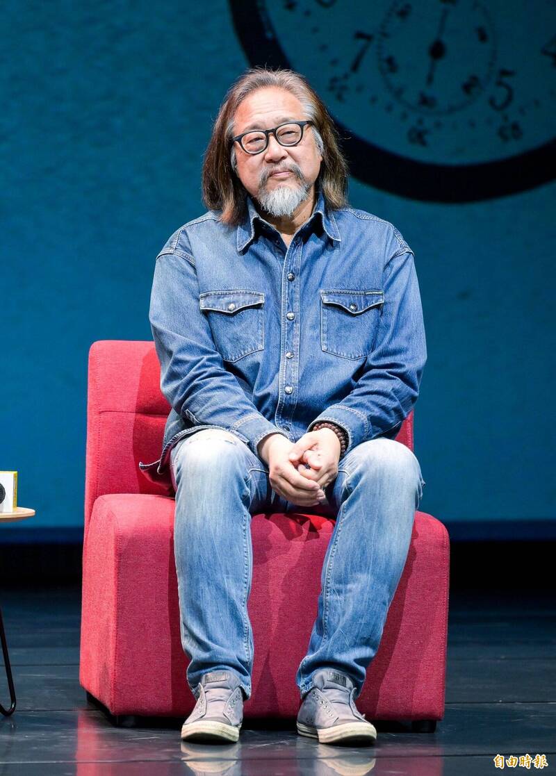 導演賴聲川解析「江濱柳」與「雲之凡」的名字來源。（記者王文麟攝）
