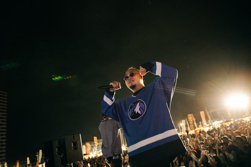 大淵容易暈船，但仍敬業上陣。（本色提供）