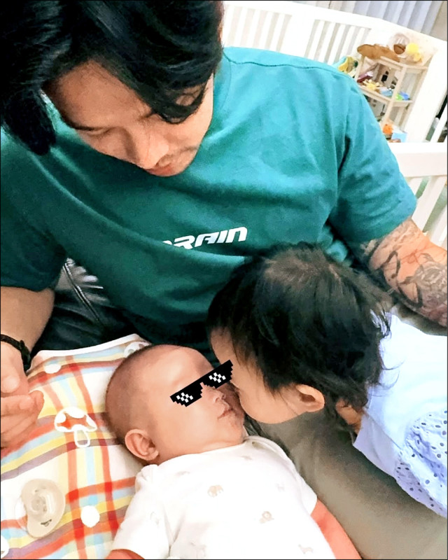 高爾宣與老婆芮德育有一子一女。（翻攝自IG）