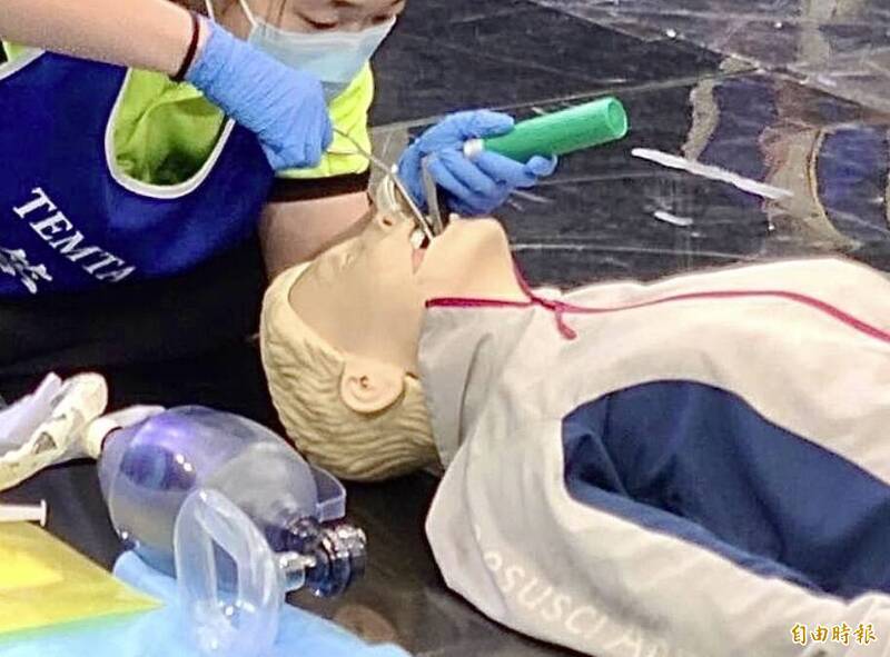 家屬問「可以請乩童來加護病房」 醫師陳志金不猶豫回答