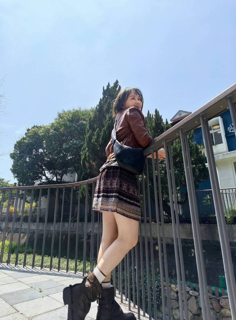 當年擔綱《開心鬼》演出的都是新生代少女演員，今天中午，主播廖芳潔也曬出甜美辣照。（翻攝自廖芳潔臉書）