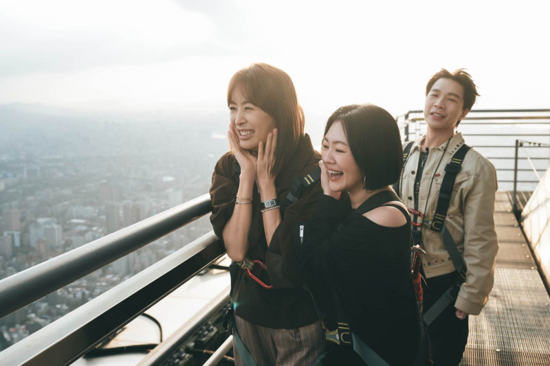 小S自嘲「爬台北101爬到暴斃怎麼辦」賈永婕神回：幫妳點燈歡送。（東森綜合台提供）