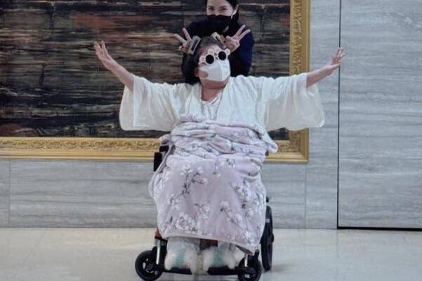 打3個月超高劑量類固醇   陳文茜曬「醜」照