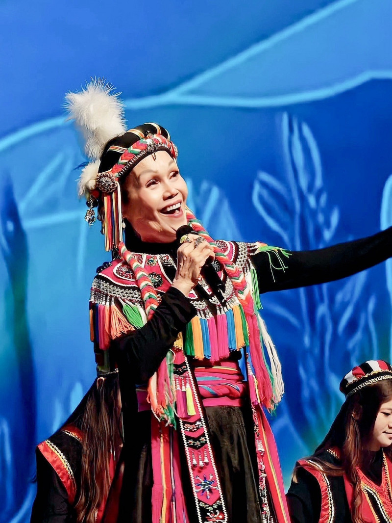 黃宣媽媽馬來西亞開唱！陳艾美超強歌聲感動觀眾 宋逸民邀母子同台