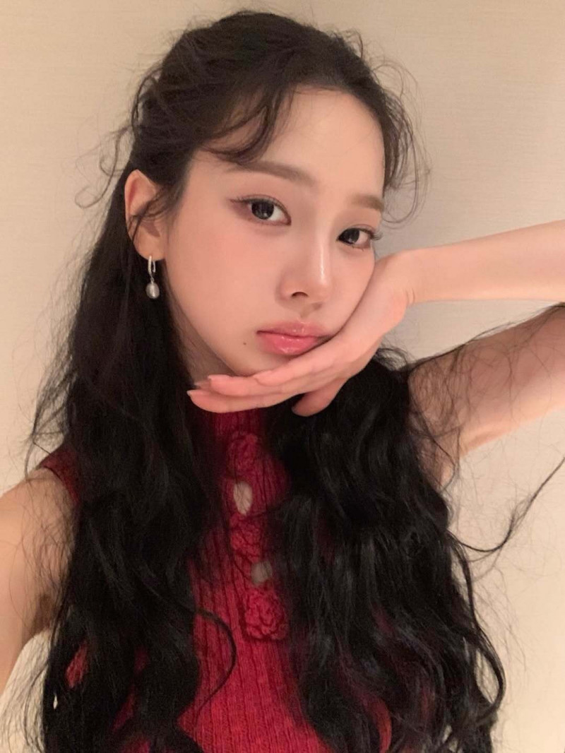 包包裝6本書！女星「機場路上」閱讀日常曝 網驚：太有料