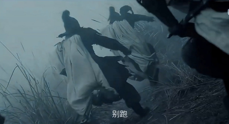 輪暴戲拍成愛情MV？《冰湖重生》唯美濾鏡開太大 網怒轟：毫無人性