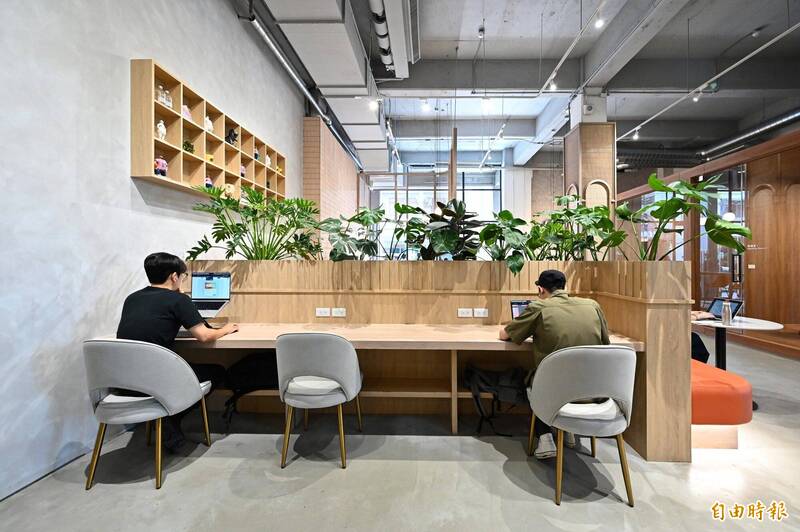 火天六分能量爆發 4星座縱橫職場逆轉成王