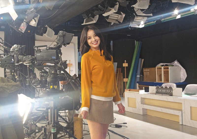 呂文婉錄影遇怪女！混入後台緊跟「強行合照錄影」 真實身分曝光傻眼了