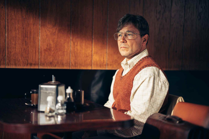 19歲青年慘被鐵鍊栓頸關地下室！「斯文敗類」教化Z世代年輕人